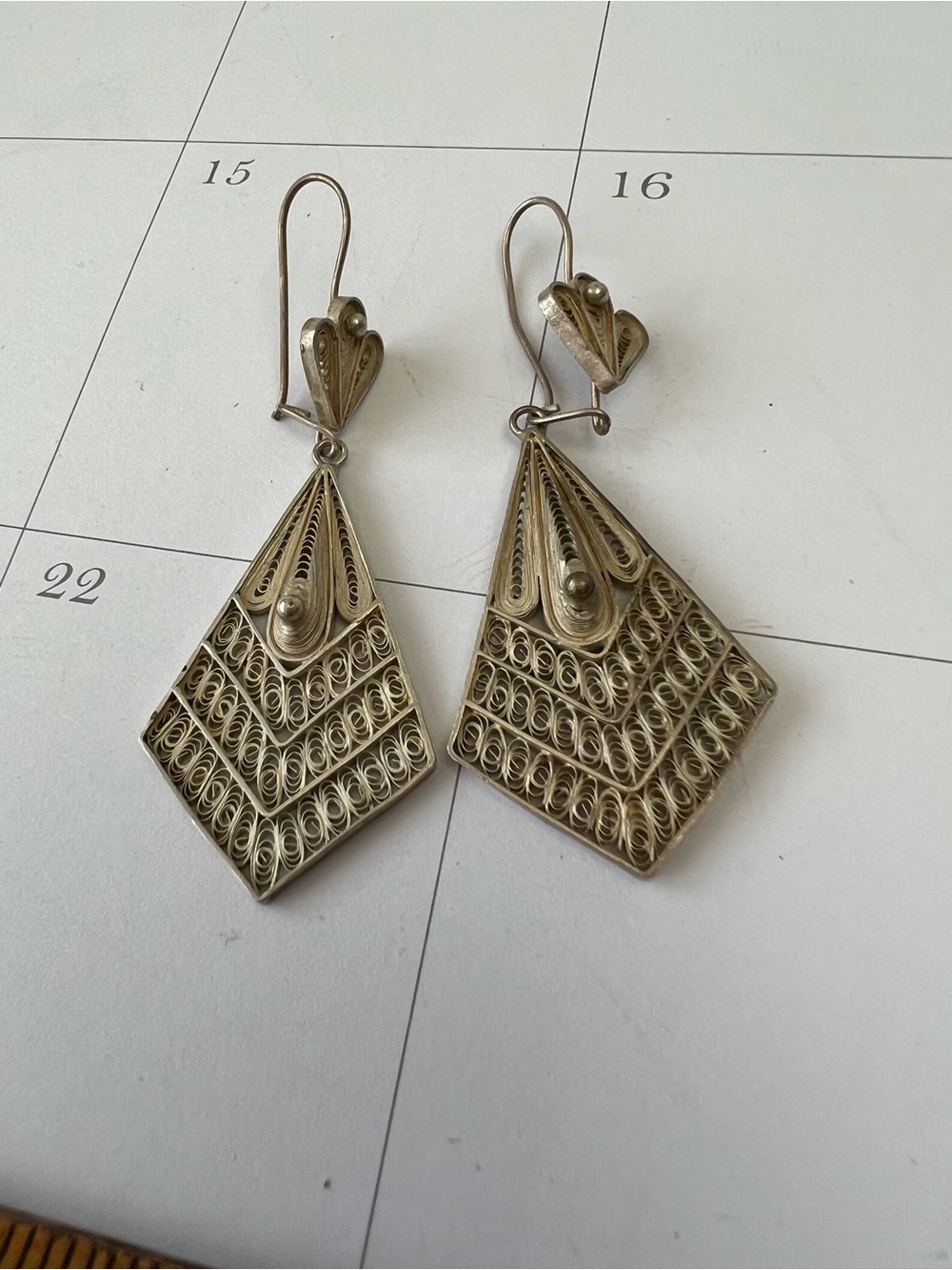 Vintage Peruvian Filigree Drop Earrings - Silver